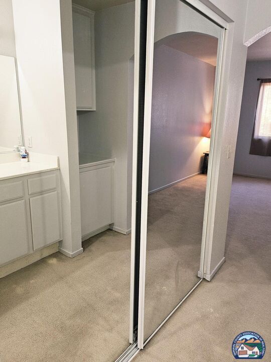 Building Photo - 1481 Rodeo Dr