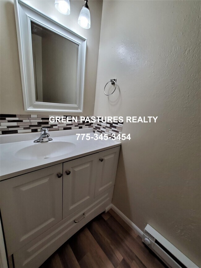 Building Photo - 388 Smithridge Park