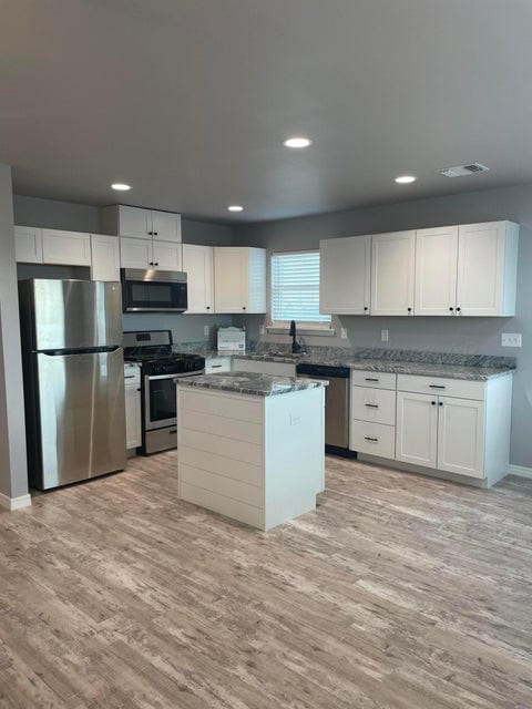 Building Photo - 14507 Periwinkle Dr