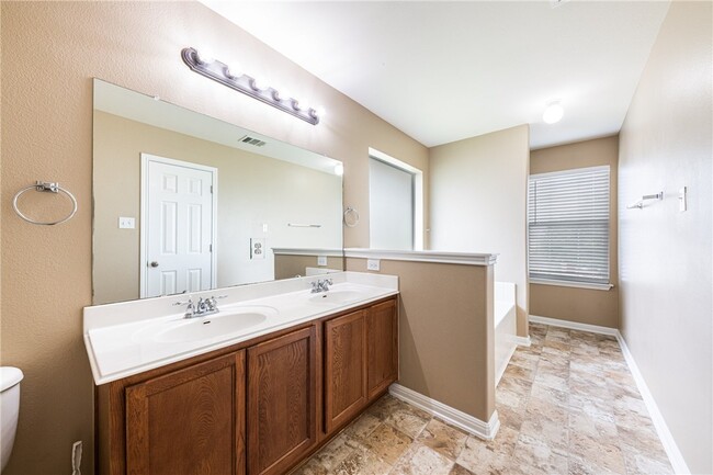 Building Photo - 438 Blackman Tr
