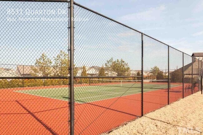 Building Photo - 8531 Quarton Dr