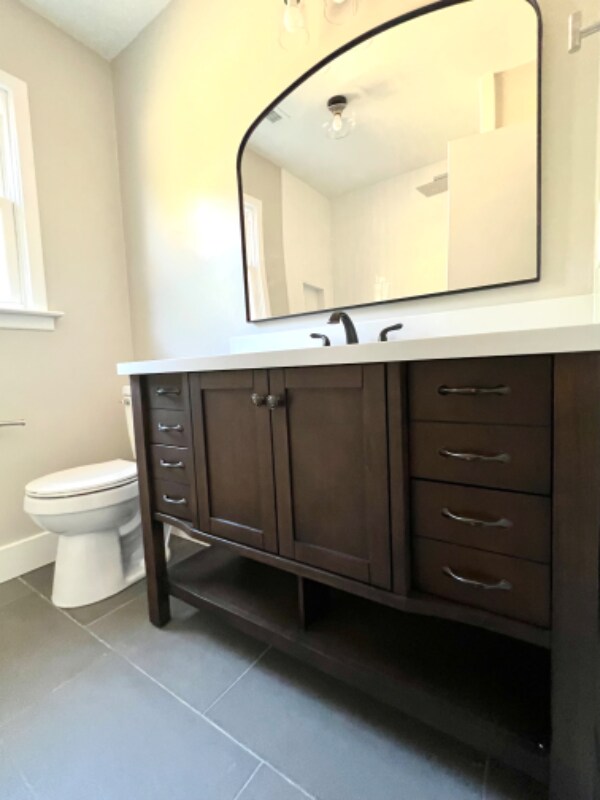 Building Photo - 8 Port W Ct