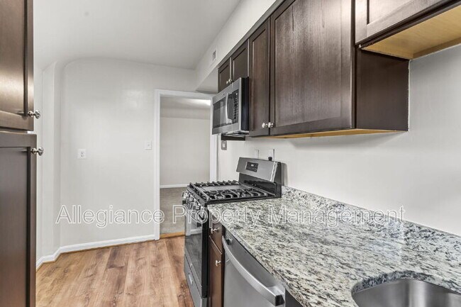 Building Photo - 1404 12th St N