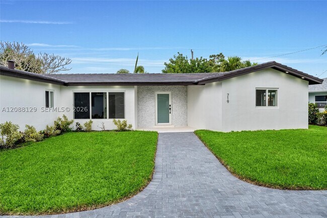 Building Photo - 719 SW 25th Ave
