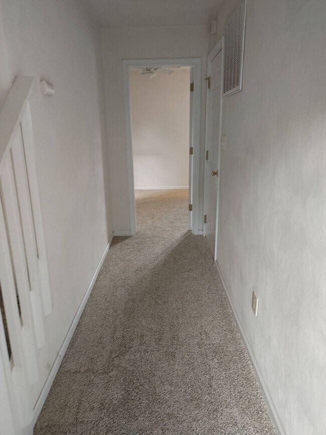 Building Photo - 1517 A Parks Avenue