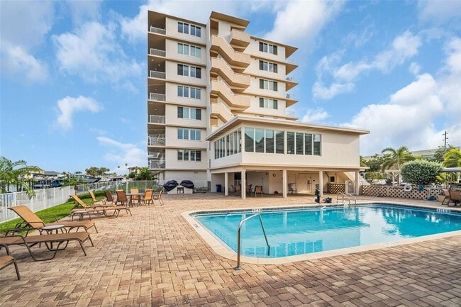 Building Photo - 223 Island Way