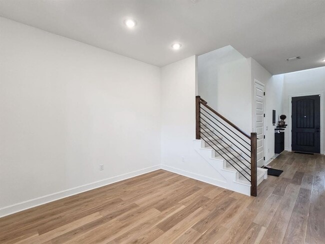 Building Photo - 4914 Seadrift Dr