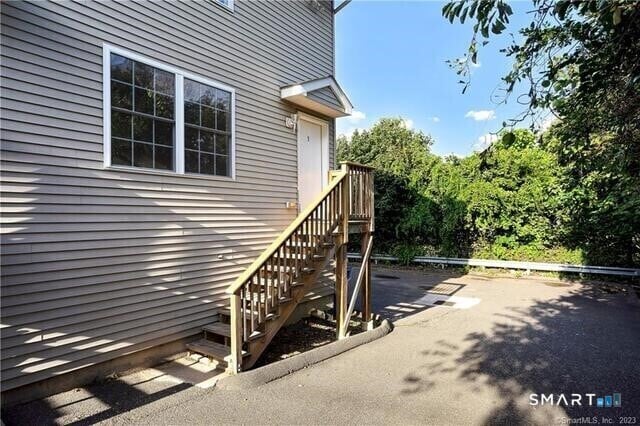 Building Photo - 220 Alder St