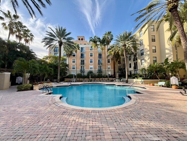 Building Photo - 780 S Sapodilla Ave