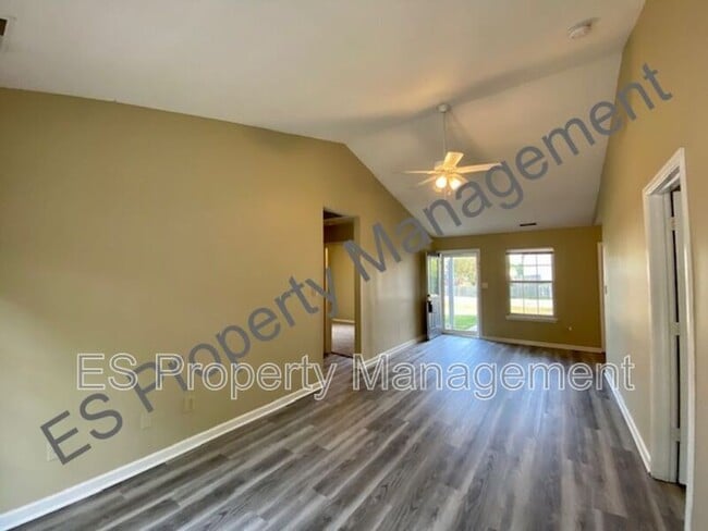 Building Photo - 4936 W Troy Ave