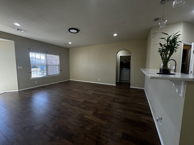 Building Photo - 14724 S Fern Pl