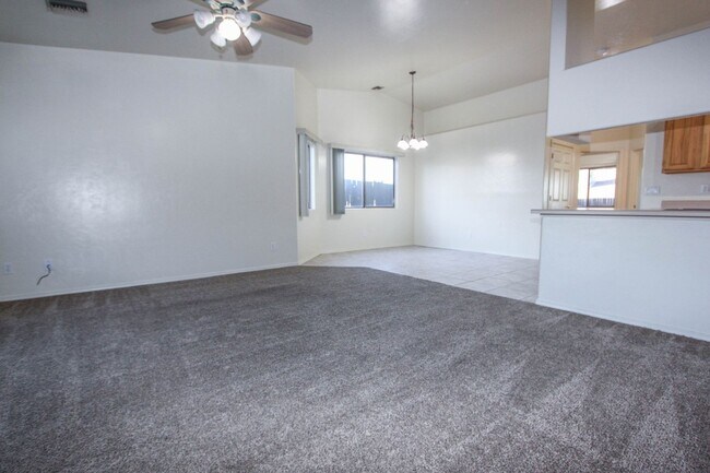 Building Photo - 8509 E Leigh Dr