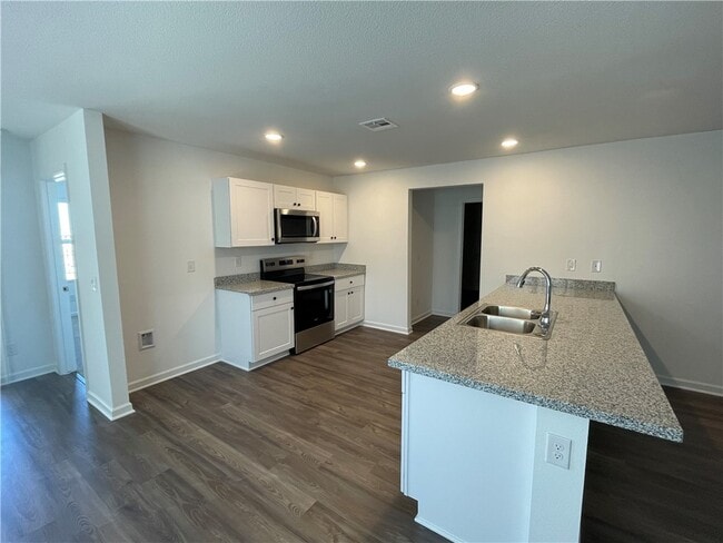 Building Photo - 2411 Vista del Oro