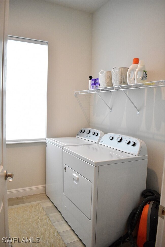 Building Photo - 9175 Cayman Dr