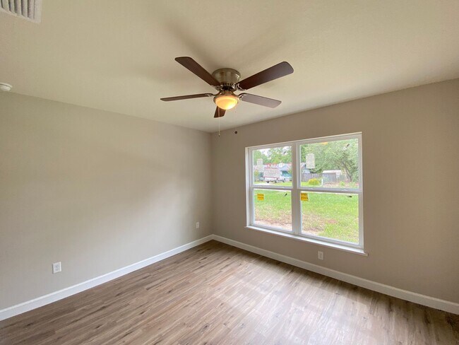 Building Photo - Custom Home - Desirable SE Belleview Neigh...