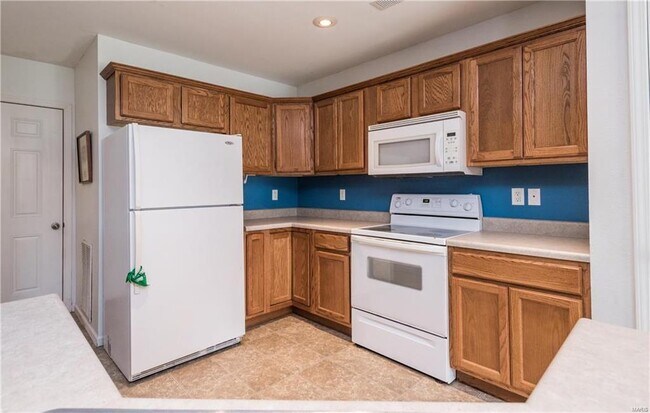 Building Photo - Home in Pioneer Ridge – Pet Friendly & Min...
