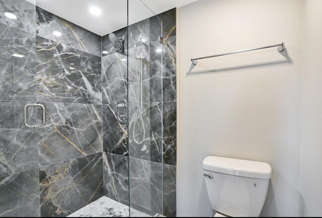 Building Photo - 3636 Whitehall Dr