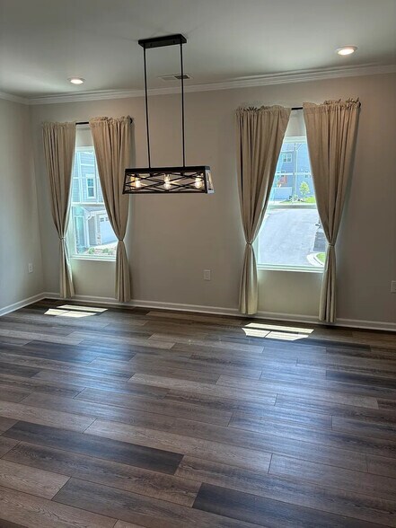 Building Photo - Room in Townhome on Kaya Ct