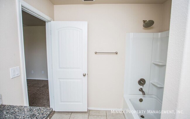 Building Photo - 14211 Vernon Ave