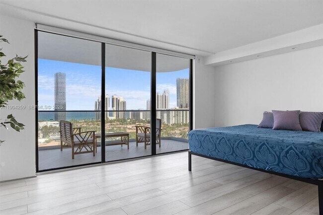 Building Photo - 19707 Turnberry Way