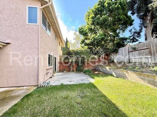 Building Photo - 13534 Longfellow Ln