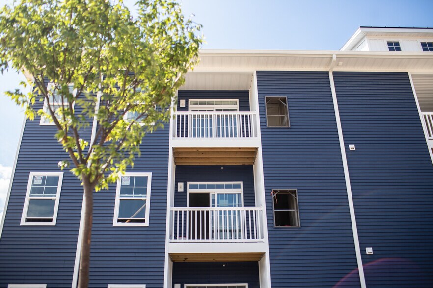 Building Photo - Riverside Foundry Apartments