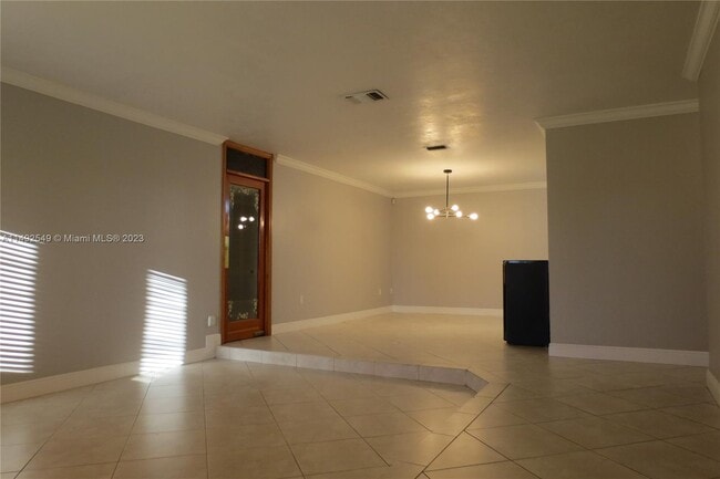 Building Photo - 925 SW 94th Ct