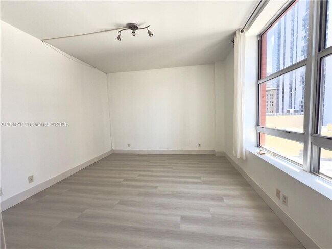 Building Photo - 111 E Flagler St