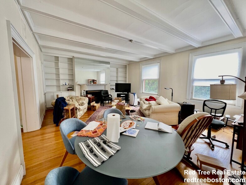 Building Photo - 1712 Beacon St