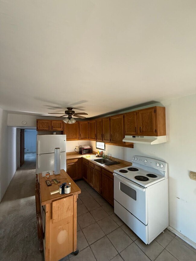 Building Photo - Charming One-Bedroom Cottage on 60-Acre Farm