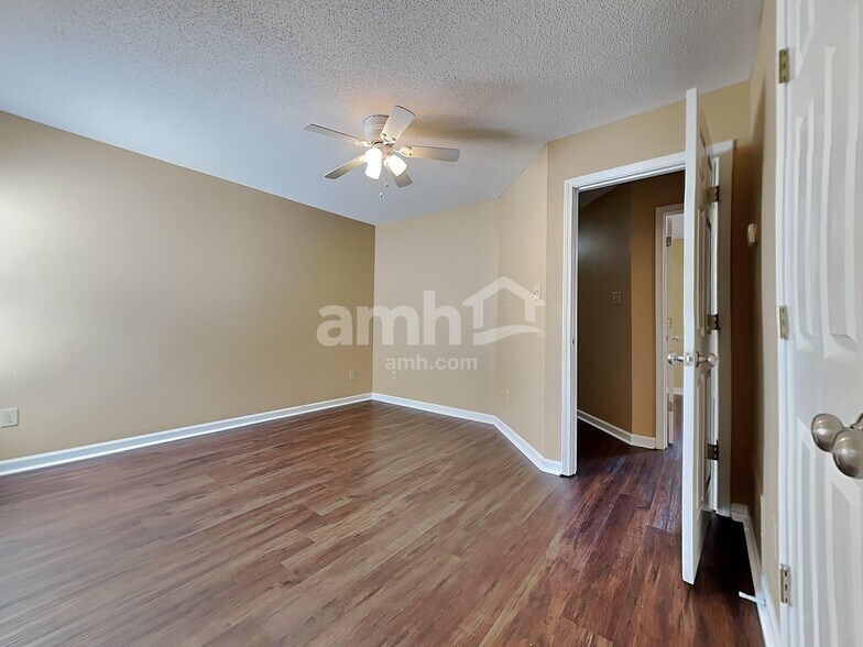 Building Photo - 8739 Overcup Oaks Dr