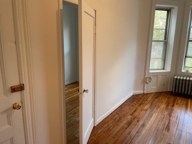 Building Photo - 456 72nd St