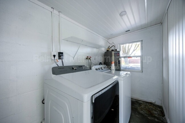 Building Photo - 2743 Sanbina St