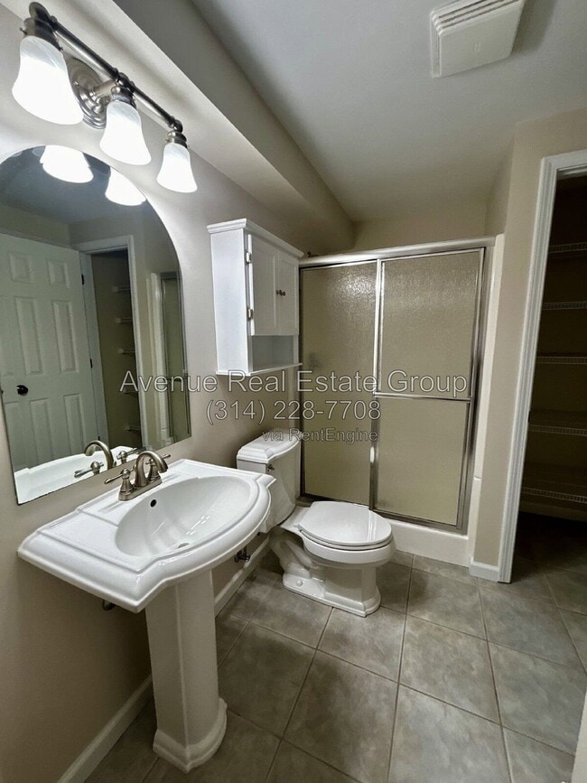 Building Photo - 16410 Woodlodge Ct