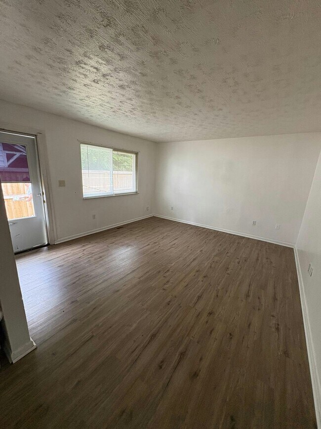 Building Photo - 56 Fernwood Ave