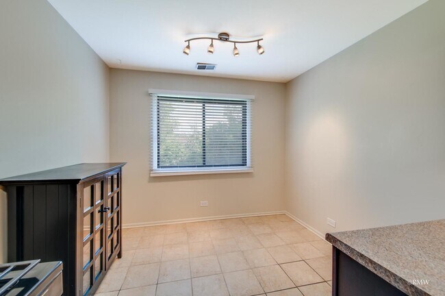 Building Photo - 1232 Knottingham Ct
