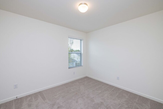 Building Photo - 451 Kinnerton Pl