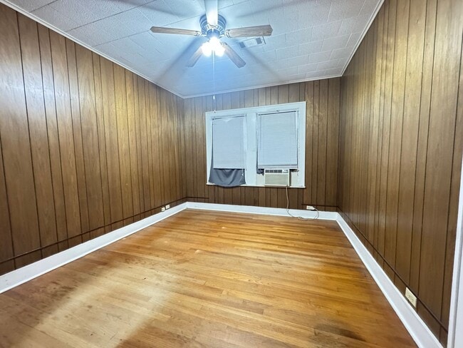 Building Photo - Spacious Home close to LA Tech