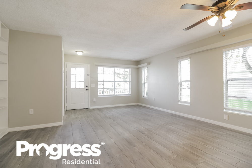 Building Photo - 631 Cave Hollow Ln