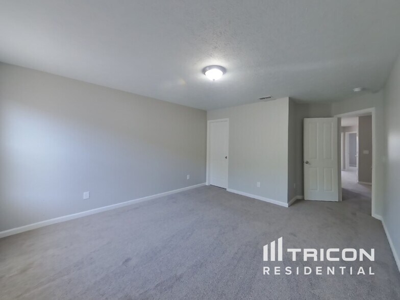 Building Photo - 8140 Carina Dr