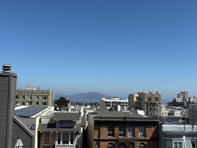 Building Photo - Beautiful 1Bd/1Ba in the Heart of Pacific Heights