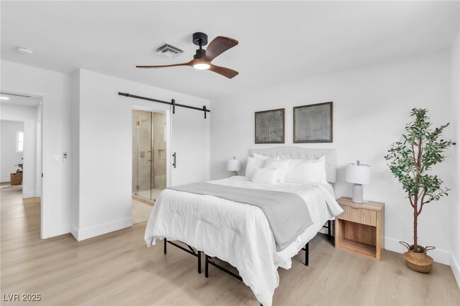 Building Photo - 3485 Shamrock Ave