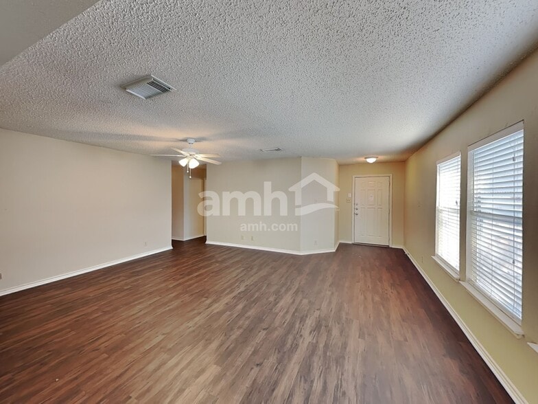 Building Photo - 9307 Sunlit Pt