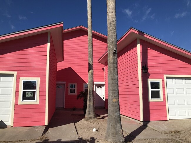 Building Photo - 15209 Cruiser St