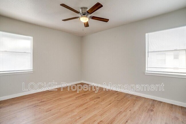 Building Photo - 3417 S University Dr