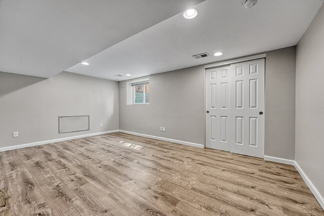 Building Photo - $1,240.95 -  1 bed, 1 bath Condo in Denver.