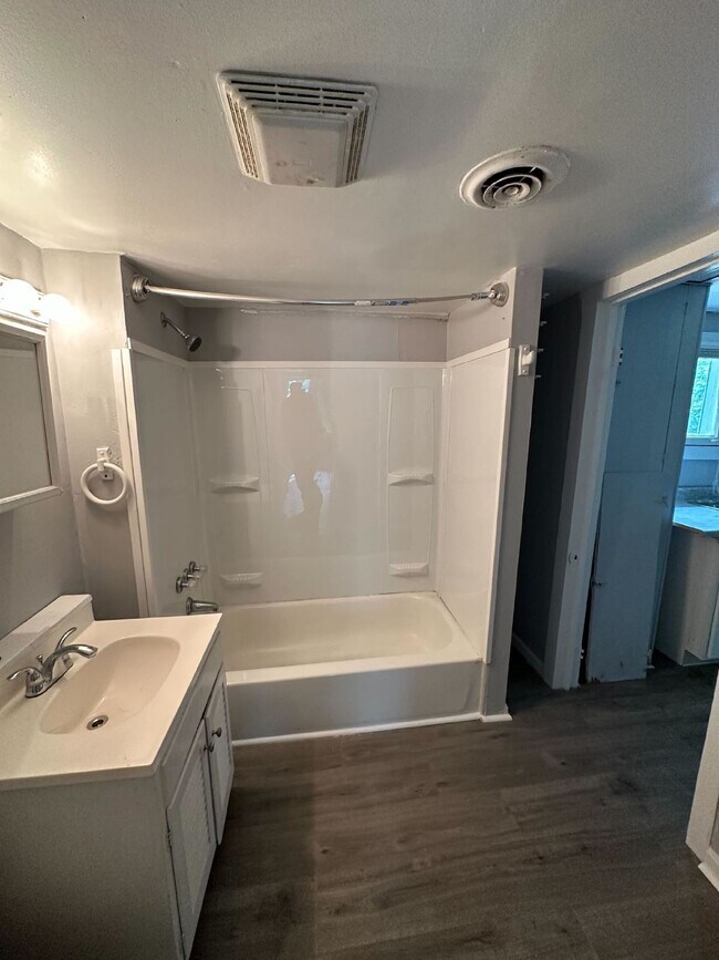 Building Photo - "3-Bedroom Home on Larkwood Ave – Spacious...