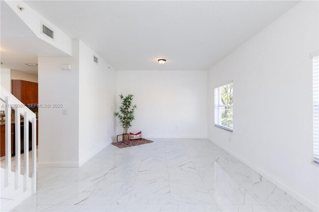 Building Photo - 1009 SW 144th Ave