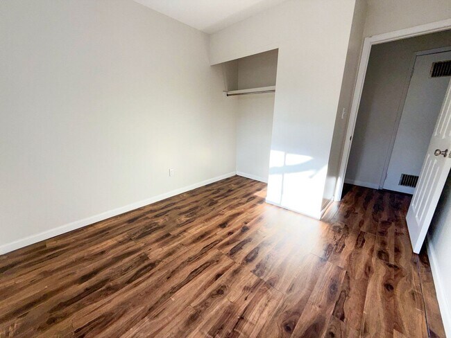 Building Photo - Beautifully Updated 4-Bedroom Ranch on a Peaceful Cul-de-Sac!