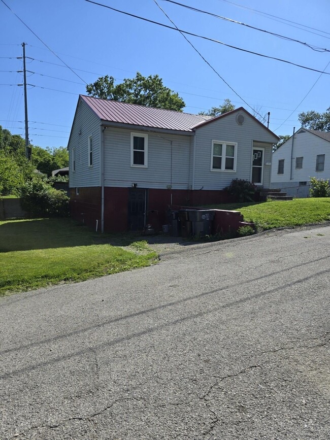 Building Photo - 204 S Robbins Ct